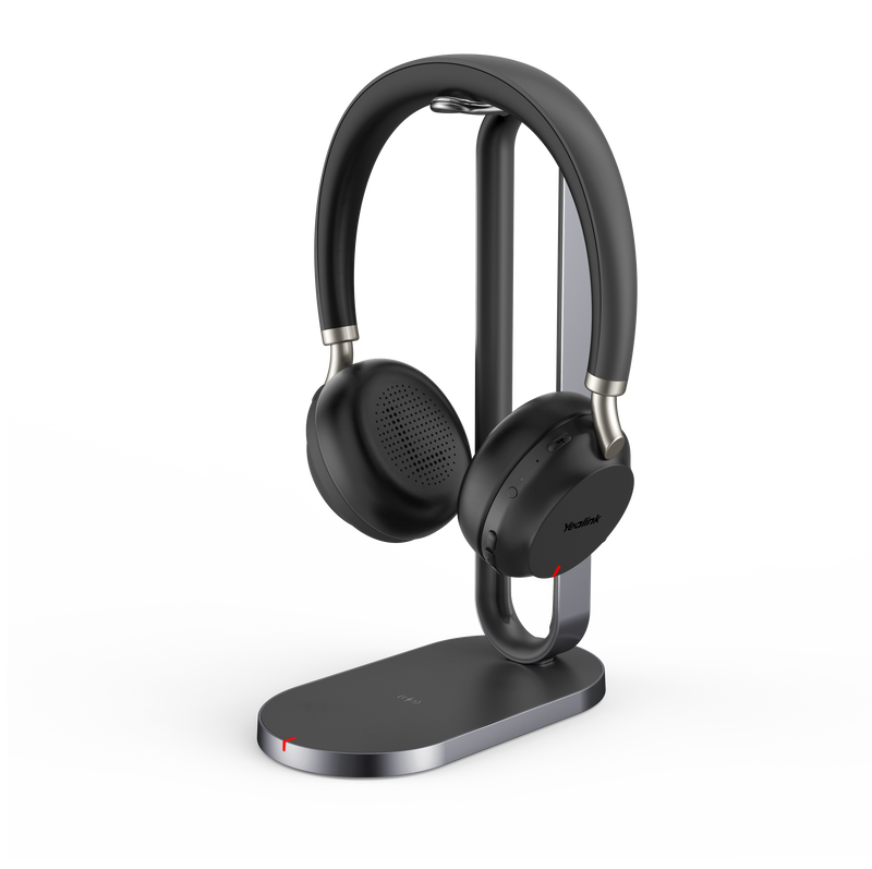 Wireless headphones with charging discount station